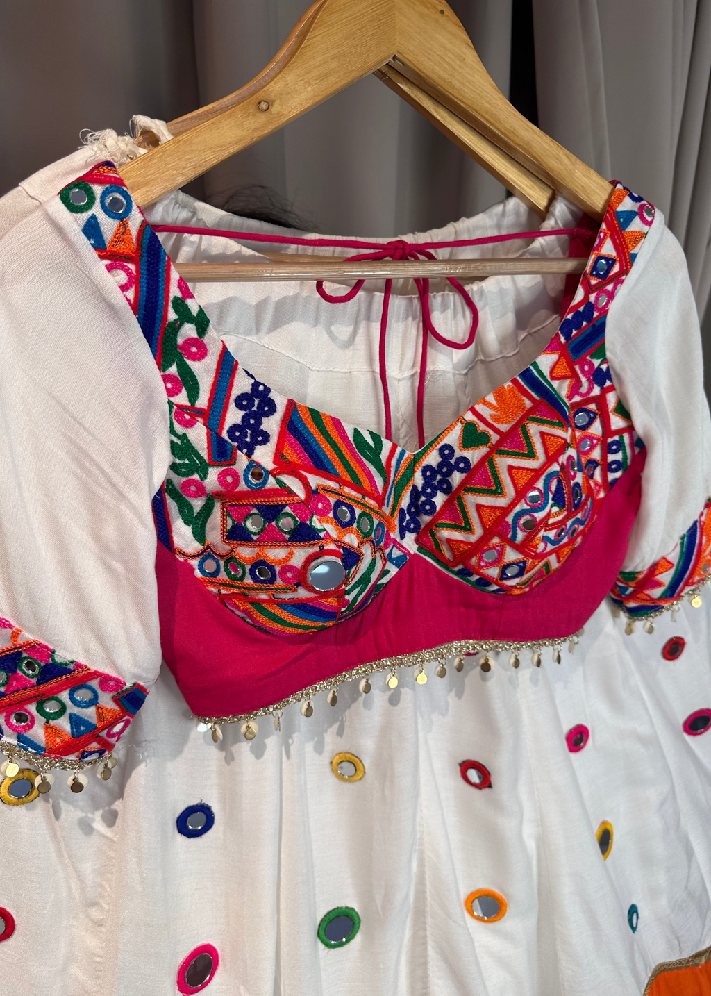 Gulabi Choli